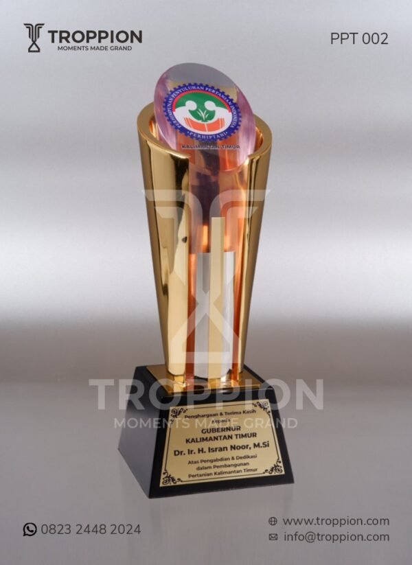 PPT 002 Piala Penghargaan dan Terima Kasih - Gubernur Kalimantan Timur