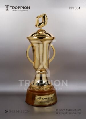 Trophy Penghargaan Industri...