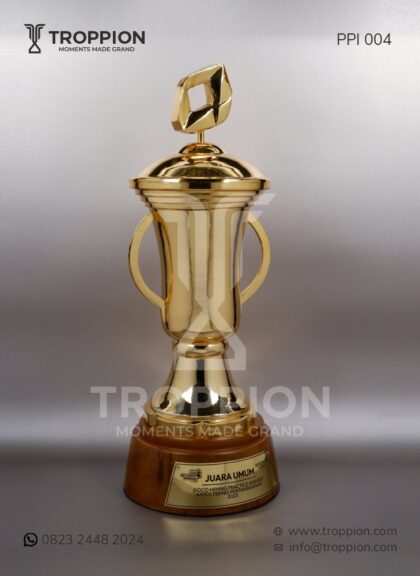 PPI 004 Trophy Penghargaan Industri Good Mining Practice Award Aspek Teknis Pertambangan 2023 Adaro Energy Jakarta