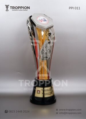 Piala Penghargaan GBAC...
