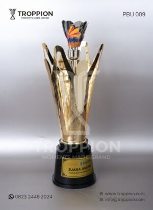 Piala Logam Juara Umum...