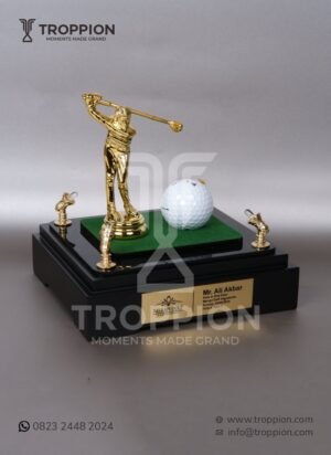 Piala Golf Hole in One...