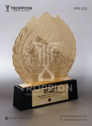 Piala Logam Penghargaan...